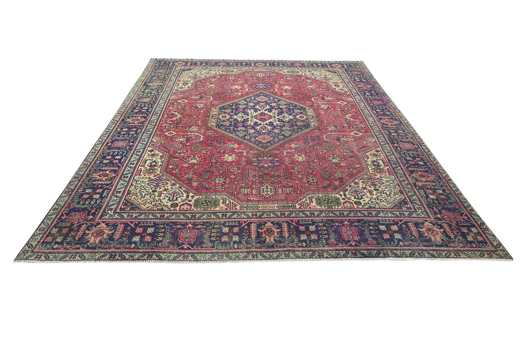 red Oversized rug 9' 5" x 12' 3"