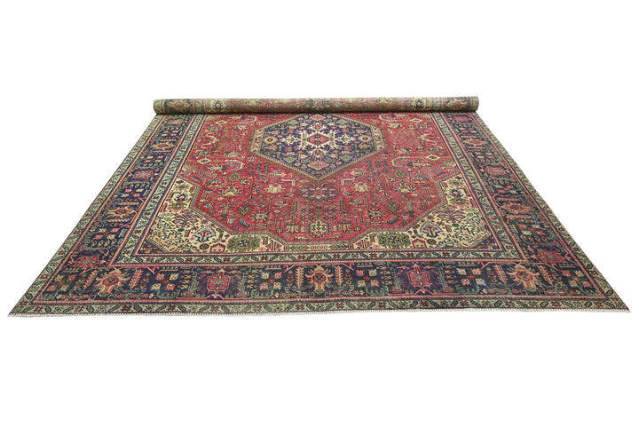 red Oversized rug 9' 5" x 12' 3"