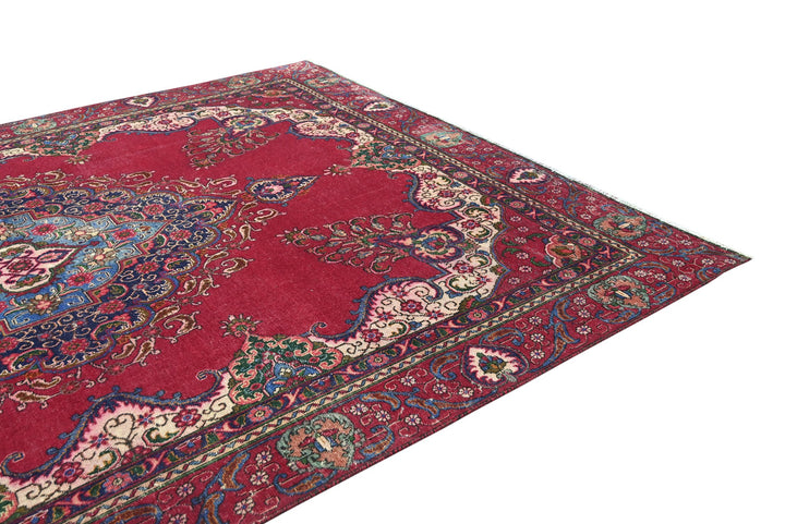 red Oversized rug 9' 0" x 12' 1"
