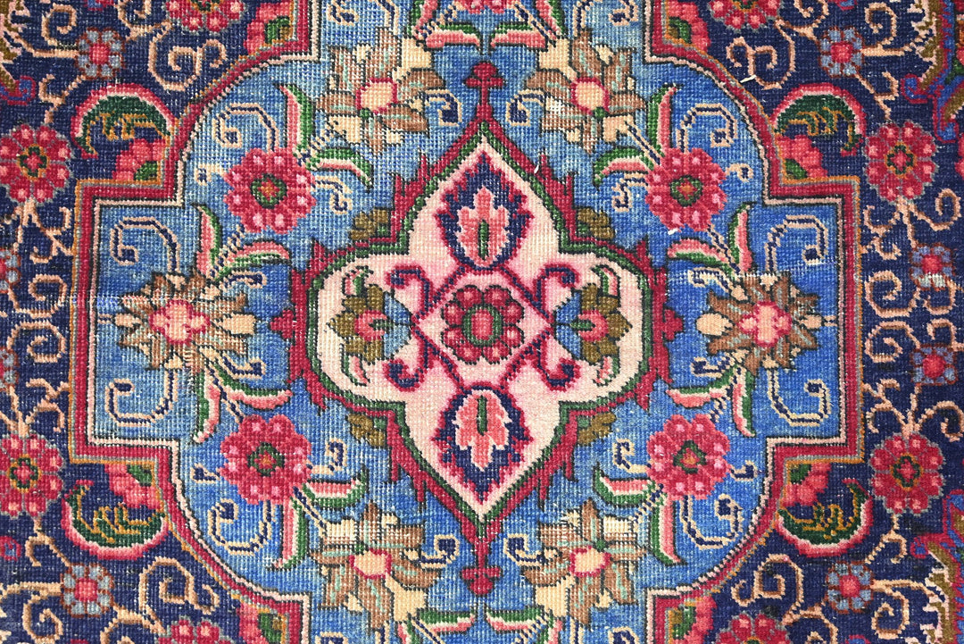 red Oversized rug 9' 0" x 12' 1"