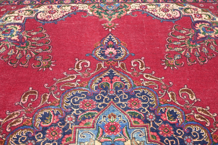 red Oversized rug 9' 0" x 12' 1"