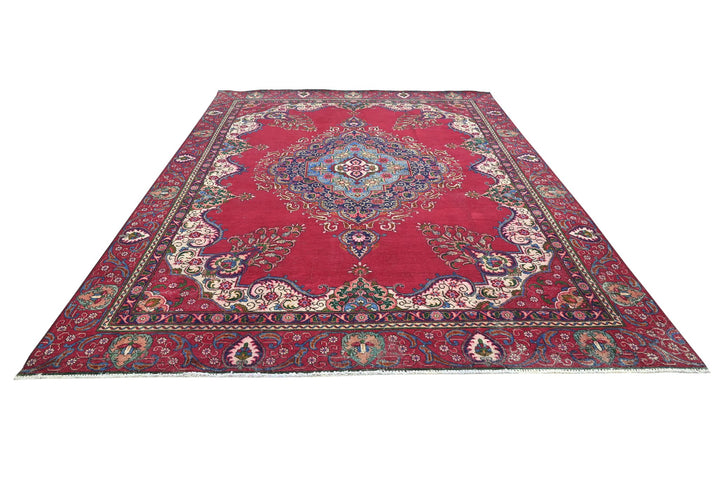 red Oversized rug 9' 0" x 12' 1"