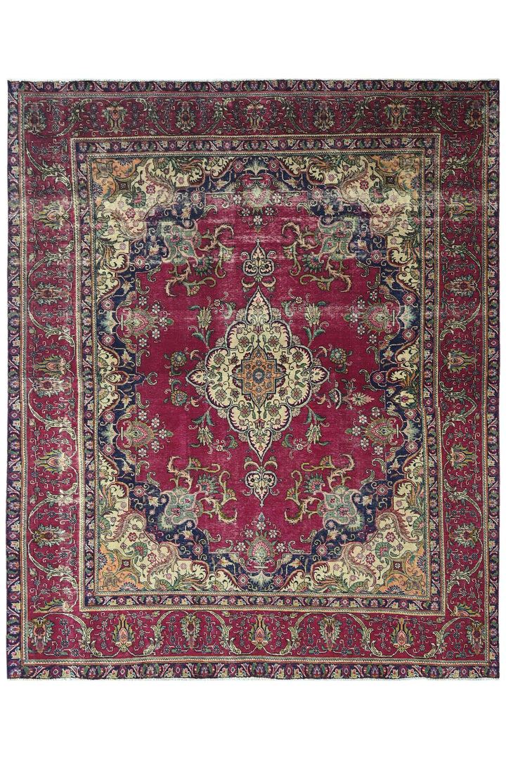 red Oversized rug 9' 7" x 11' 8"