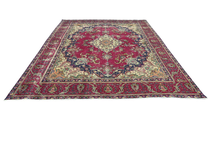 red Oversized rug 9' 7" x 11' 8"