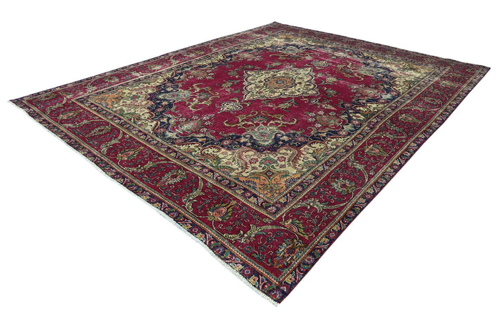 red Oversized rug 9' 7" x 11' 8"