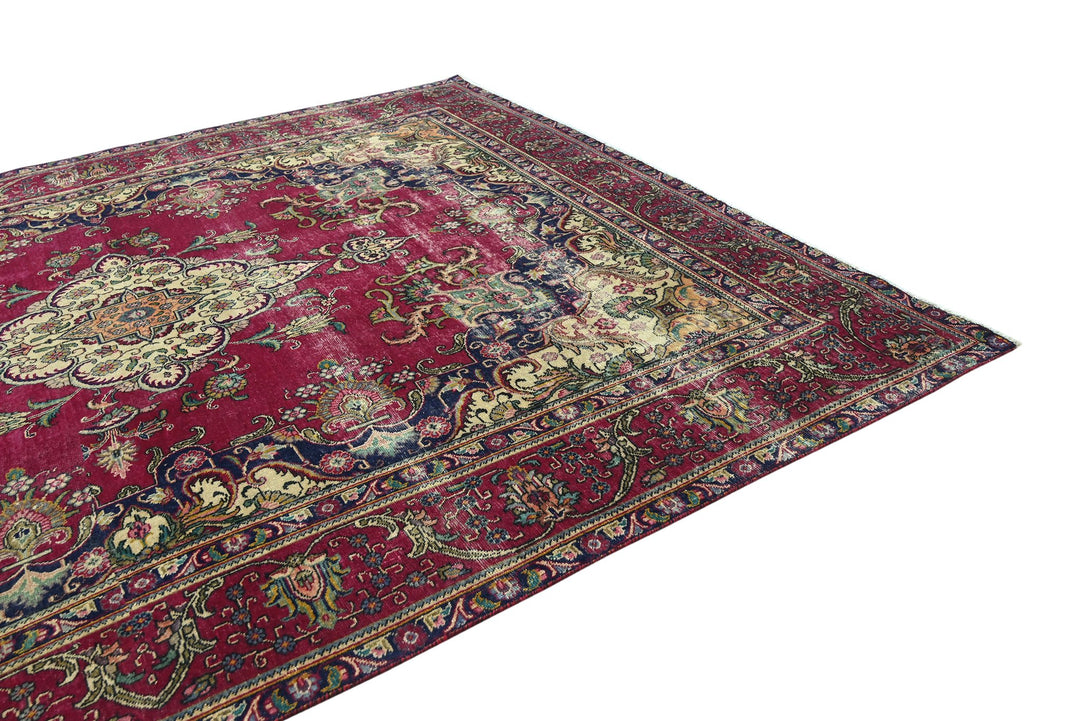 red Oversized rug 9' 7" x 11' 8"