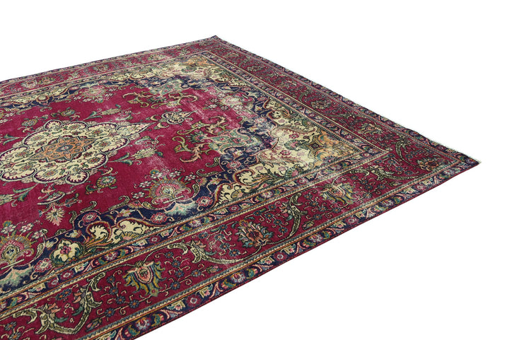 red Oversized rug 9' 7" x 11' 8"
