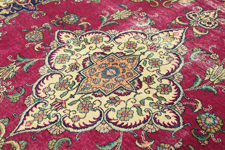 red Oversized rug 9' 7" x 11' 8"