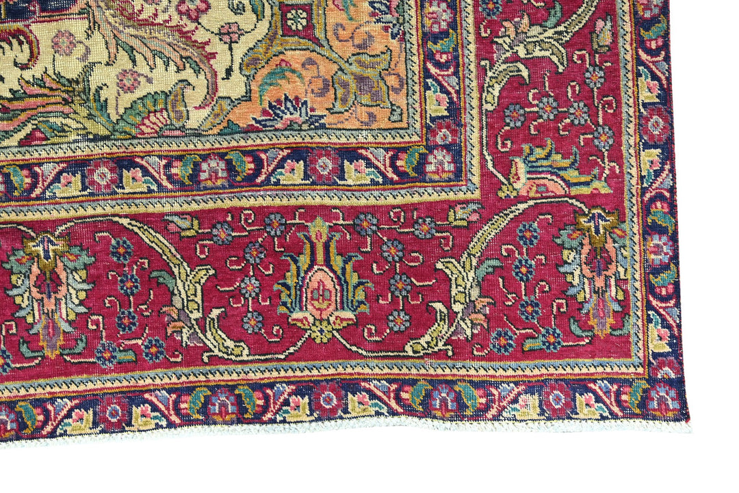 red Oversized rug 9' 7" x 11' 8"