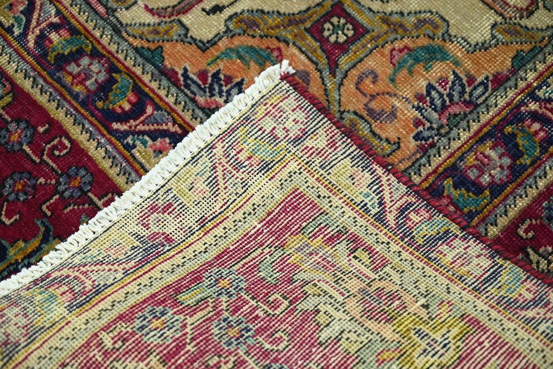 red Oversized rug 9' 7" x 11' 8"