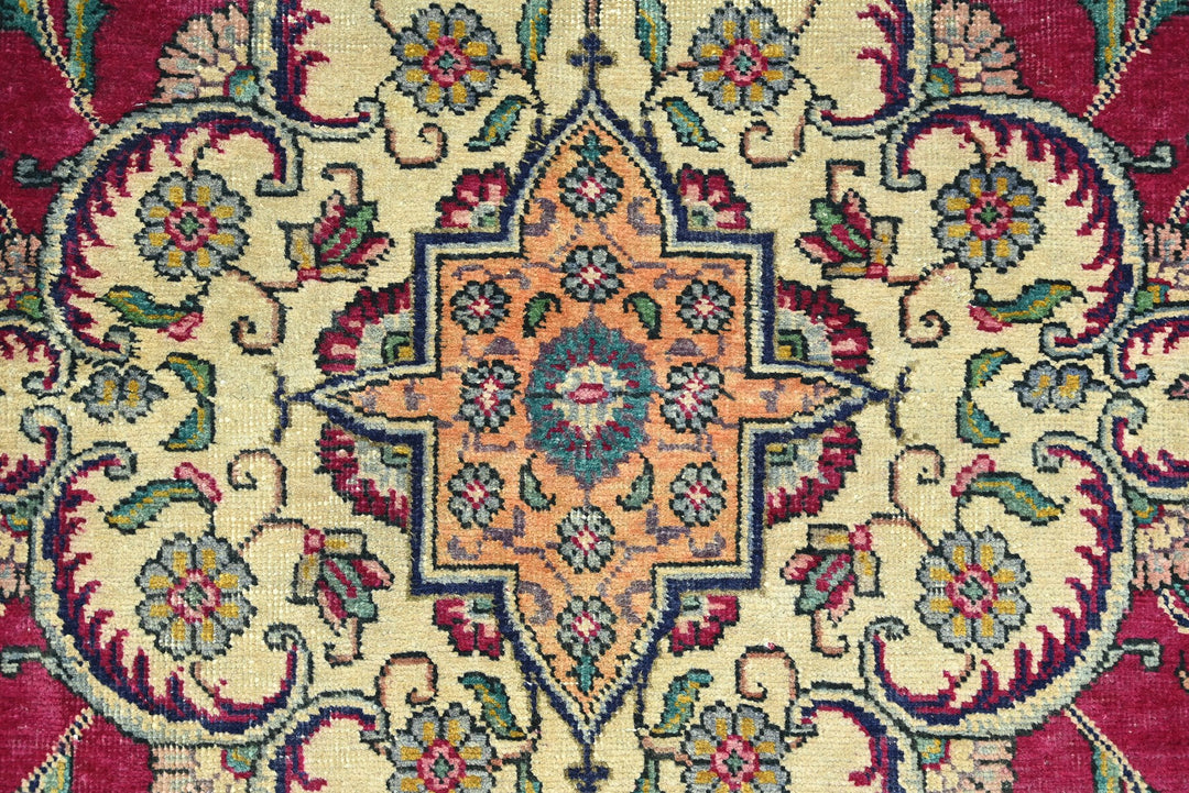 red Oversized rug 9' 7" x 11' 8"