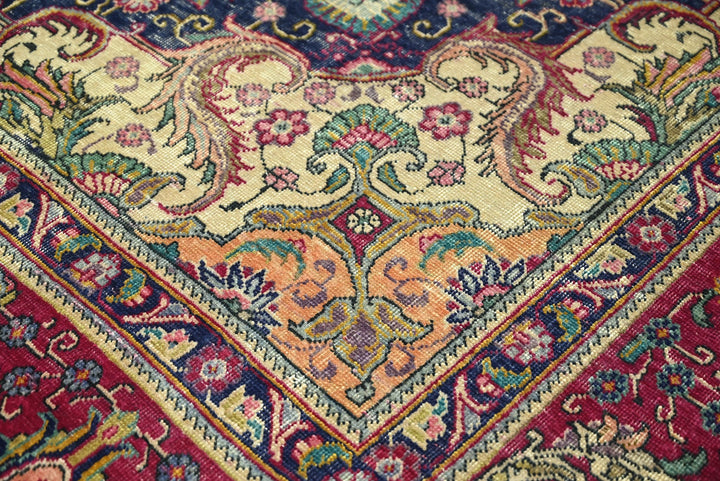 red Oversized rug 9' 7" x 11' 8"