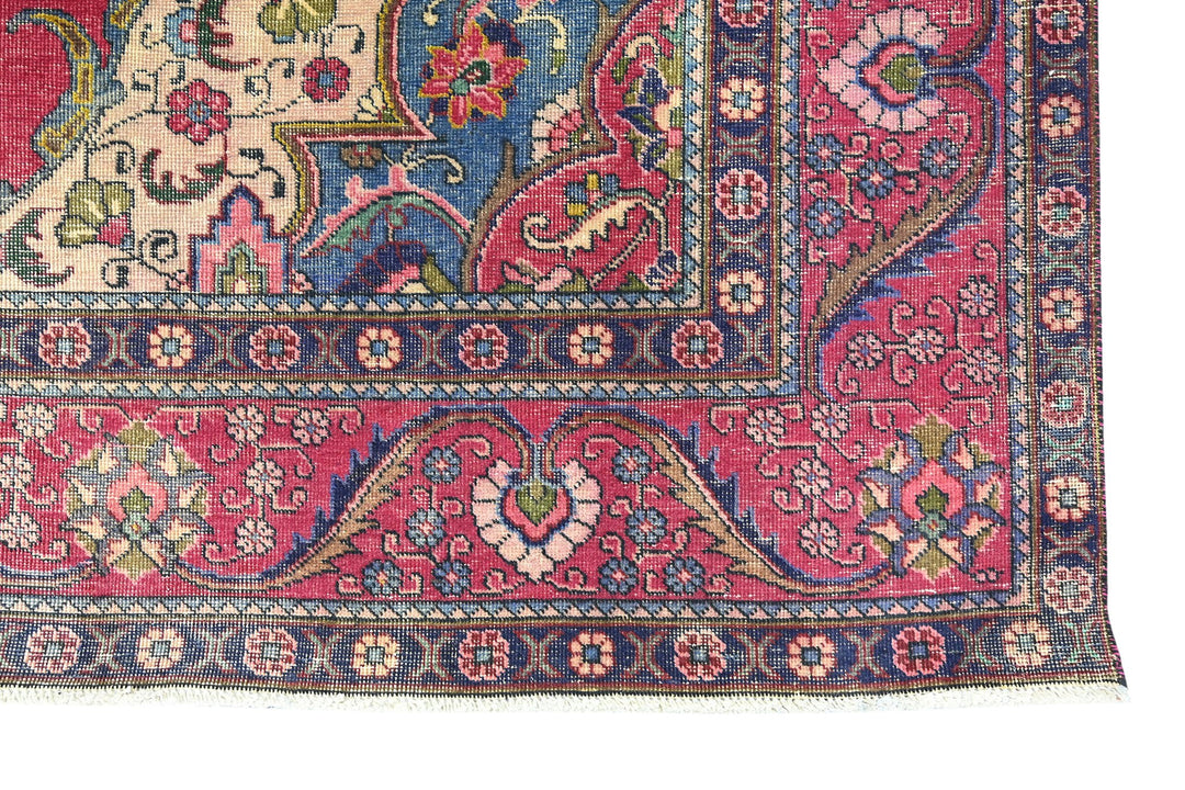 red Oversized rug 9' 5" x 12' 5"