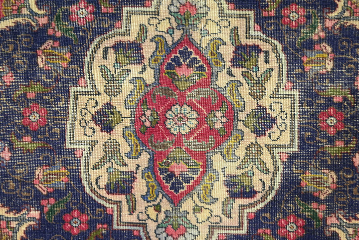 red Oversized rug 9' 5" x 12' 5"