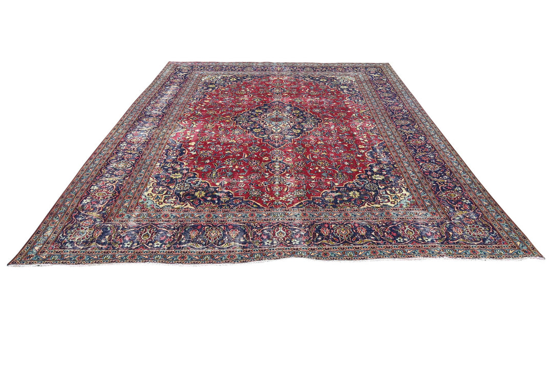 red Oversized rug 9' 9" x 12' 3"