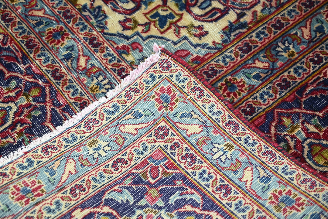 red Oversized rug 9' 9" x 12' 3"