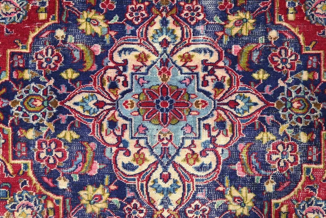 red Oversized rug 9' 9" x 12' 3"