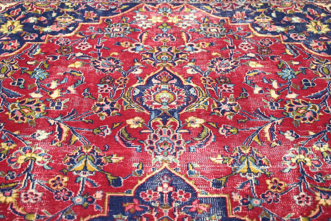 red Oversized rug 9' 9" x 12' 3"