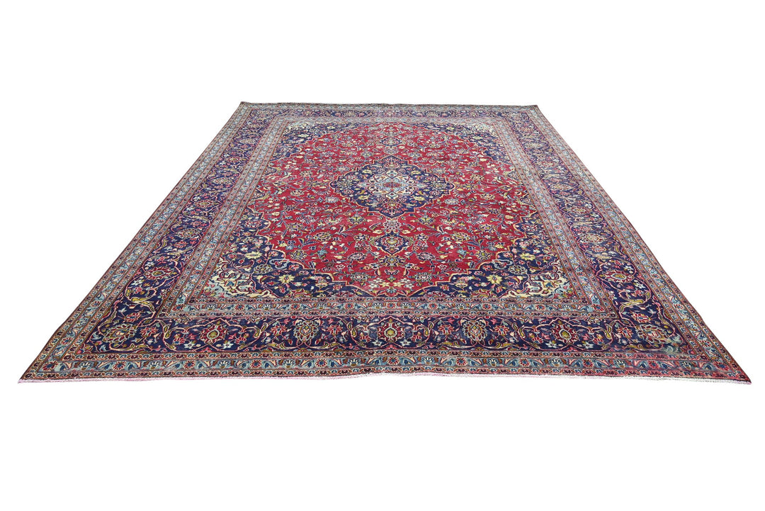 red Oversized rug 9' 9" x 12' 3"