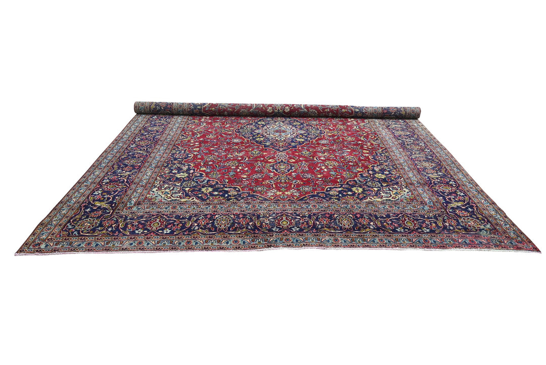 red Oversized rug 9' 9" x 12' 3"