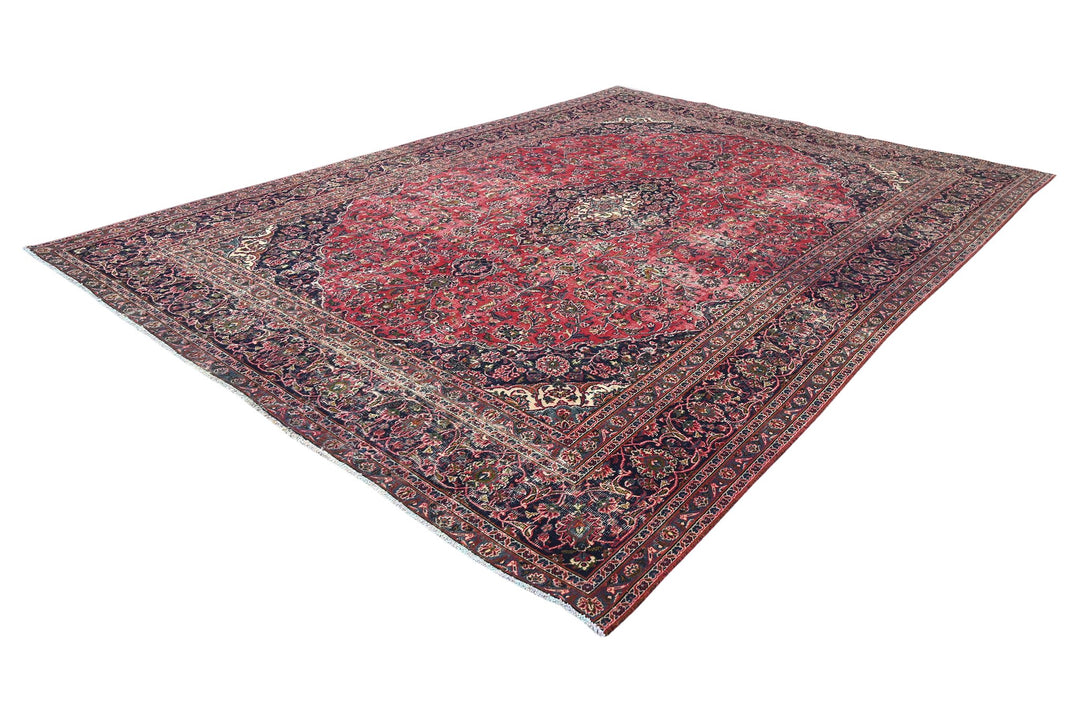 red Oversized rug 9' 8" x 12' 7"