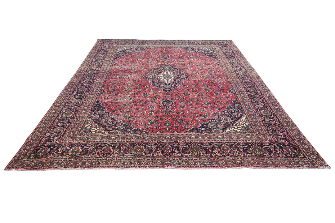 red Oversized rug 9' 8" x 12' 7"