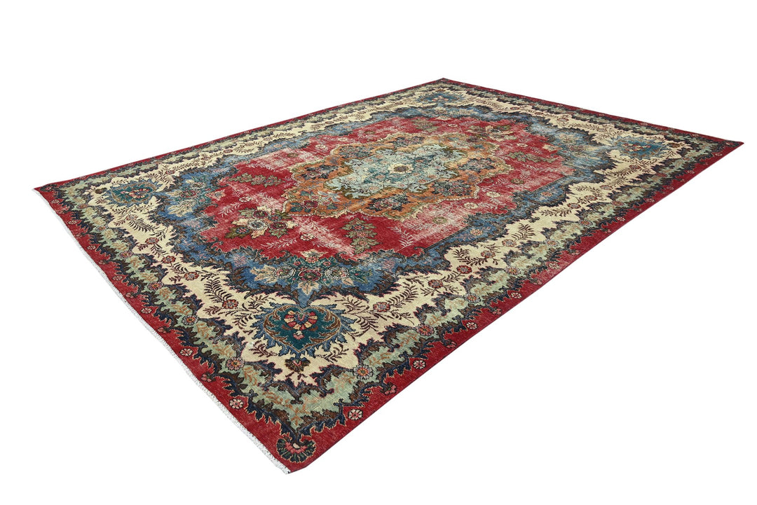 red Oversized rug 9' 1" x 12' 6"