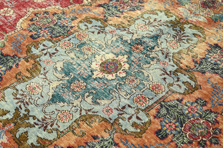 red Oversized rug 9' 1" x 12' 6"