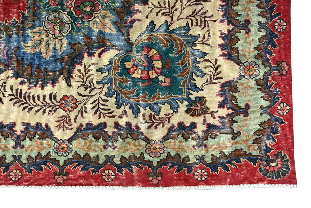 red Oversized rug 9' 1" x 12' 6"