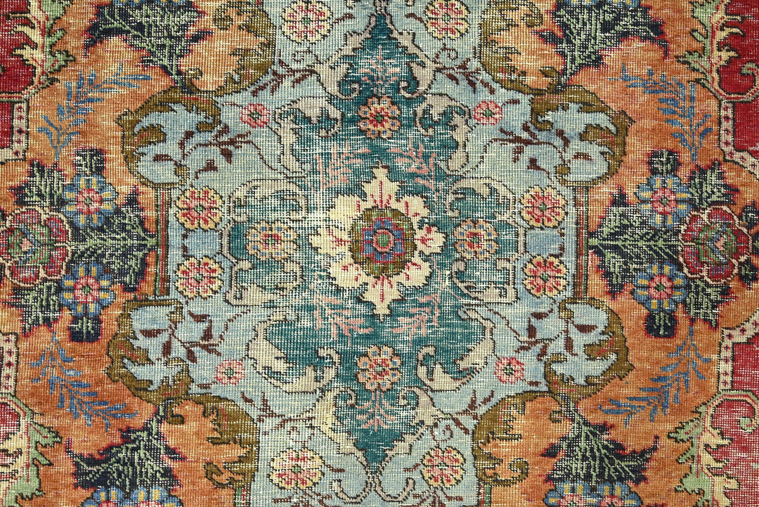red Oversized rug 9' 1" x 12' 6"