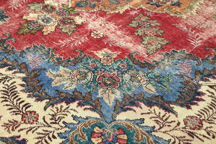 red Oversized rug 9' 1" x 12' 6"