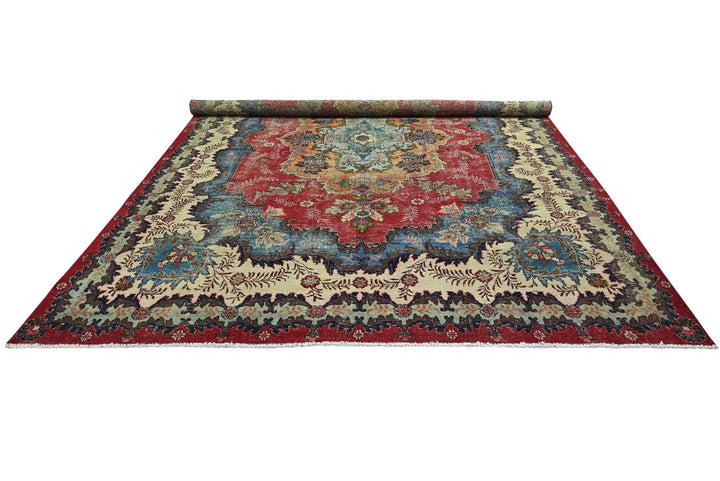 red Oversized rug 9' 1" x 12' 6"