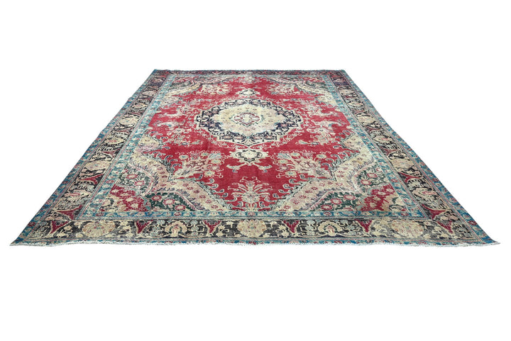 red Oversized rug 9' 4" x 12' 5"