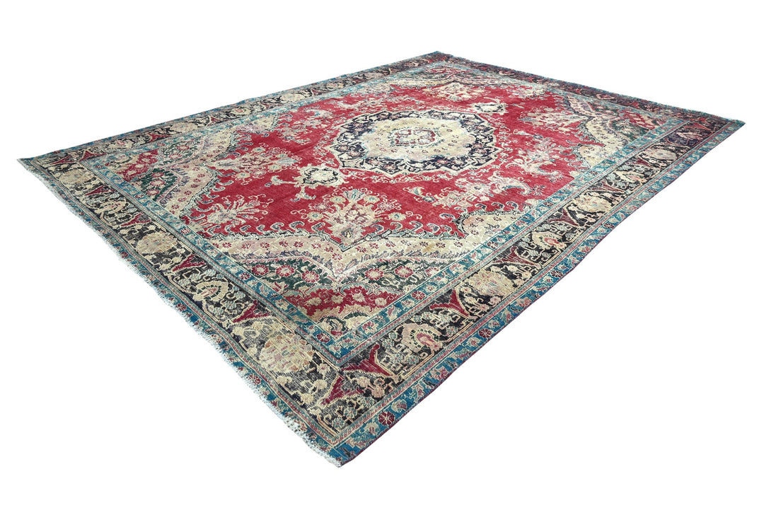red Oversized rug 9' 4" x 12' 5"