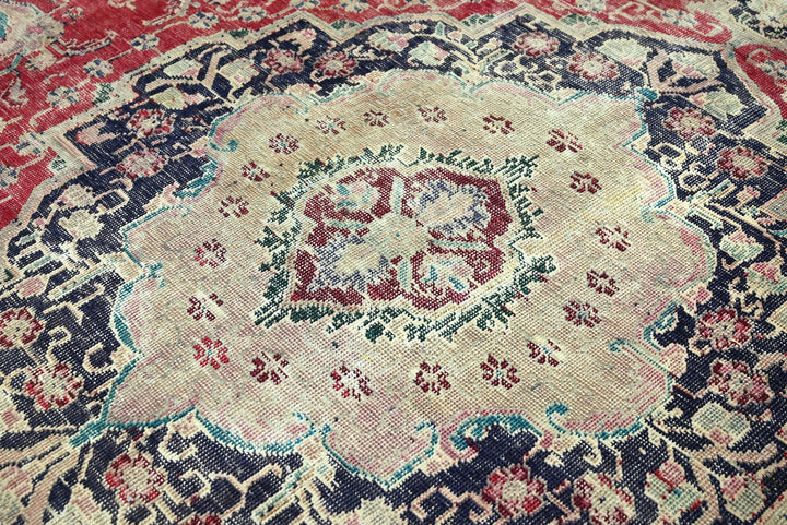 red Oversized rug 9' 4" x 12' 5"