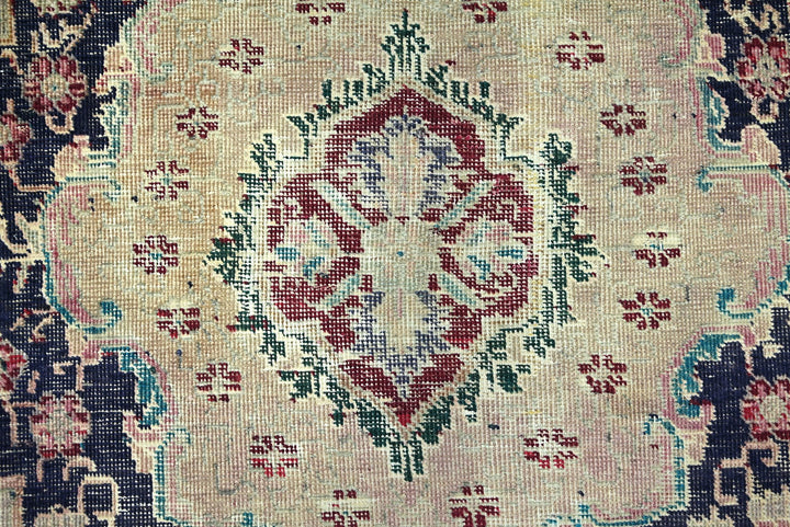 red Oversized rug 9' 4" x 12' 5"