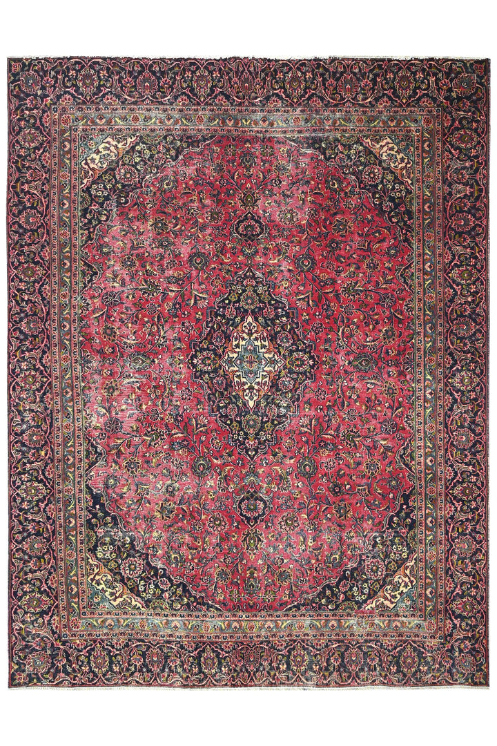 red Oversized rug 8' 6" x 11' 2"