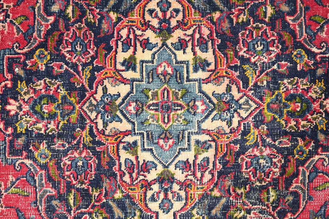 red Oversized rug 8' 6" x 11' 2"