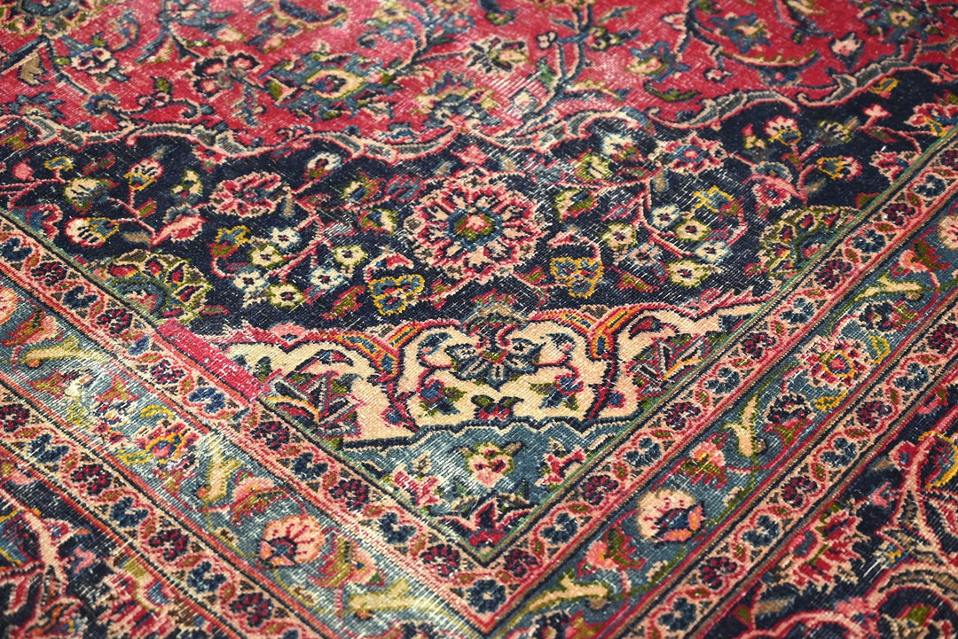 red Oversized rug 8' 6" x 11' 2"