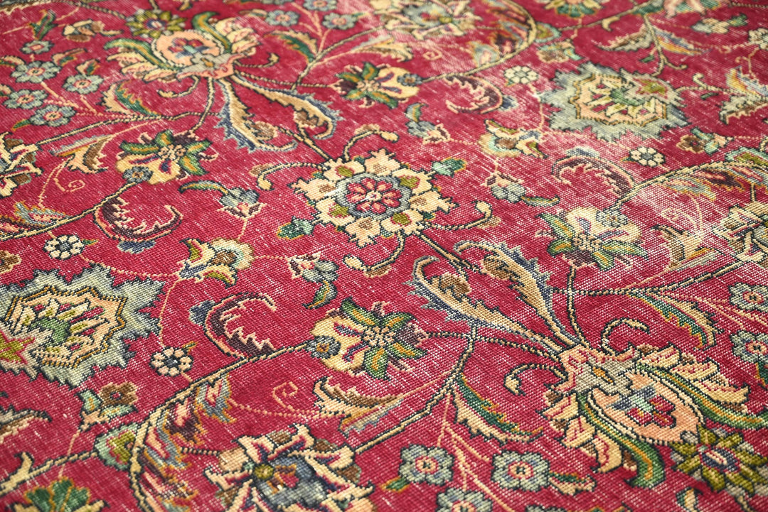 red Oversized rug 9' 9" x 12' 4"