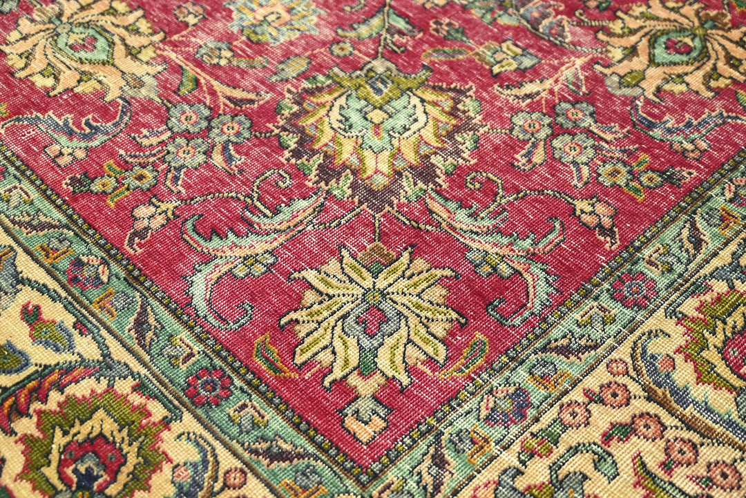 red Oversized rug 9' 9" x 12' 4"
