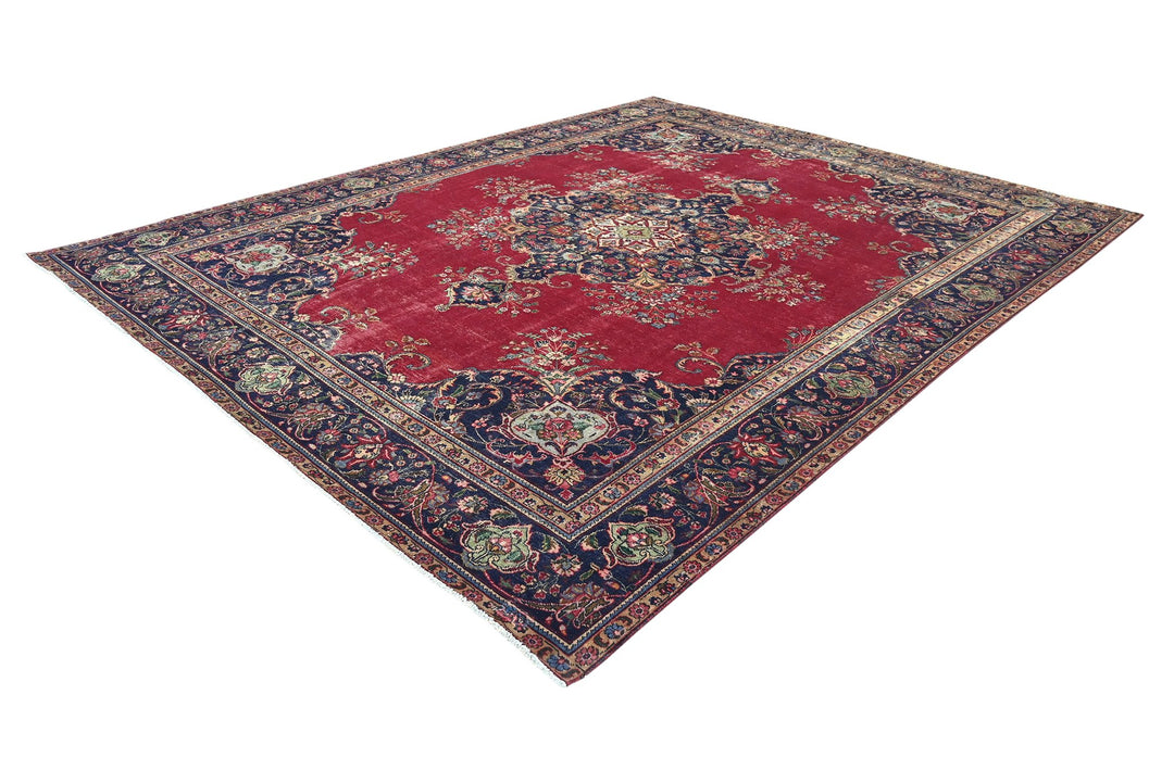 red Oversized rug 9' 1" x 11' 11"