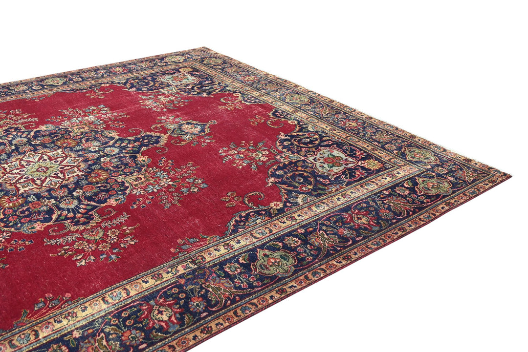 red Oversized rug 9' 1" x 11' 11"
