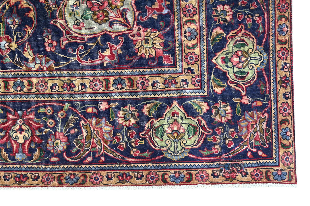 red Oversized rug 9' 1" x 11' 11"