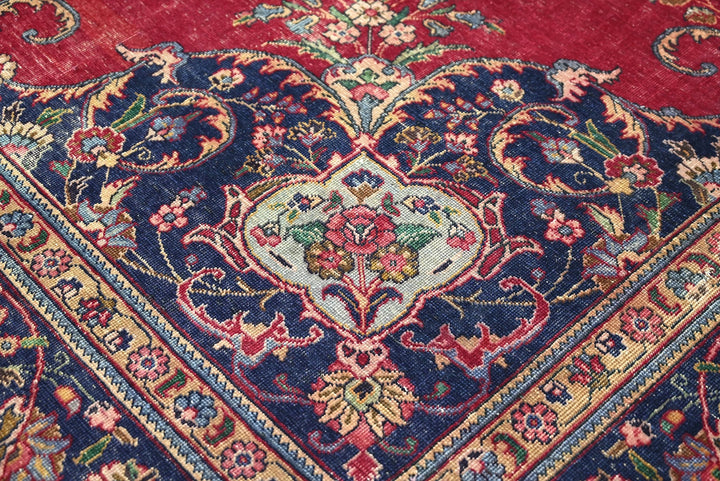 red Oversized rug 9' 1" x 11' 11"