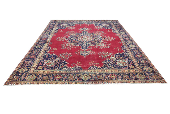red Oversized rug 9' 1" x 11' 11"