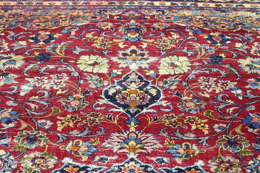 red Oversized rug 9' 3" x 12' 5"