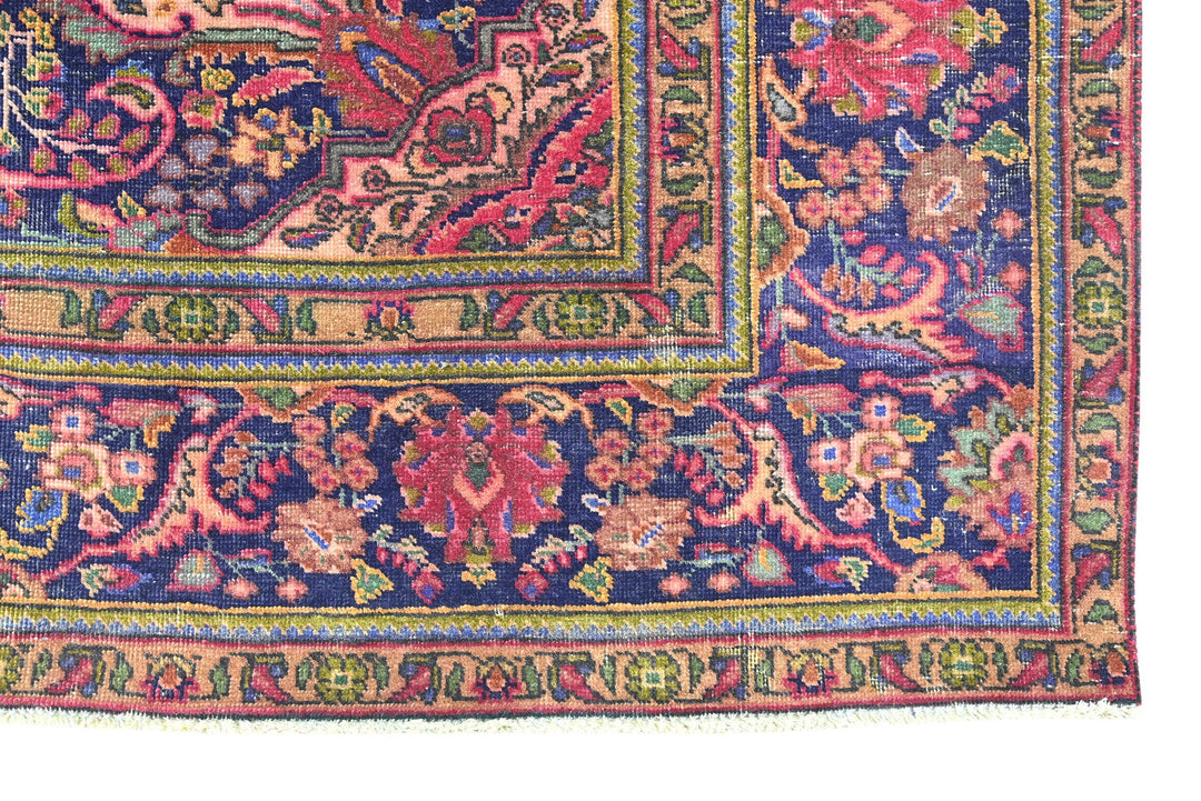 red Oversized rug 9' 6" x 12' 7"