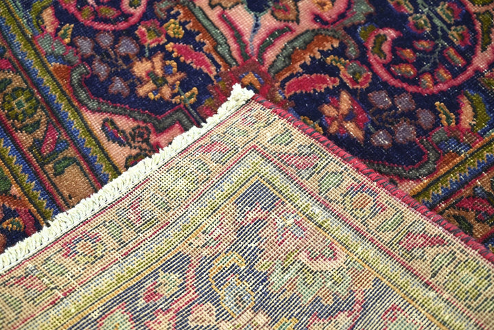 red Oversized rug 9' 6" x 12' 7"