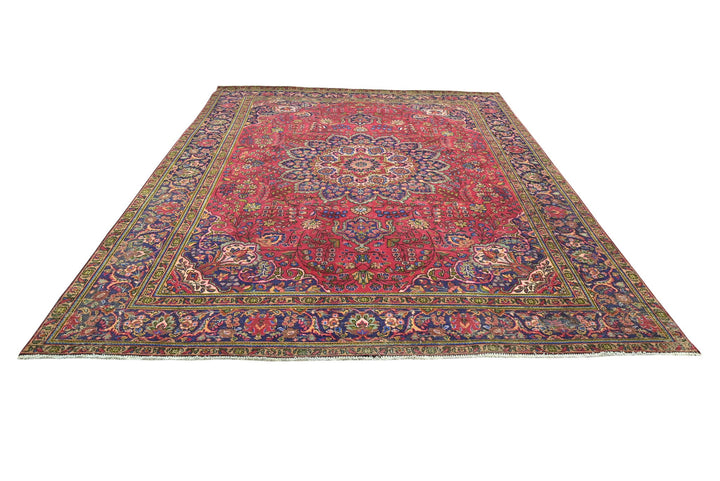 red Oversized rug 9' 6" x 12' 7"